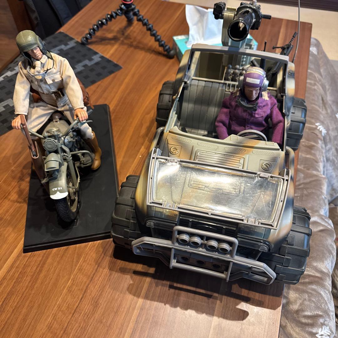 1/6スケール 兵士フィギュアと装甲車セット