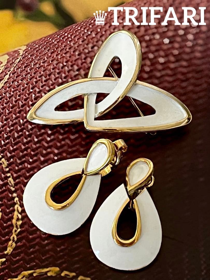 ♛︎TRIFARI ヴィンテージブローチ&イヤリングセット9526