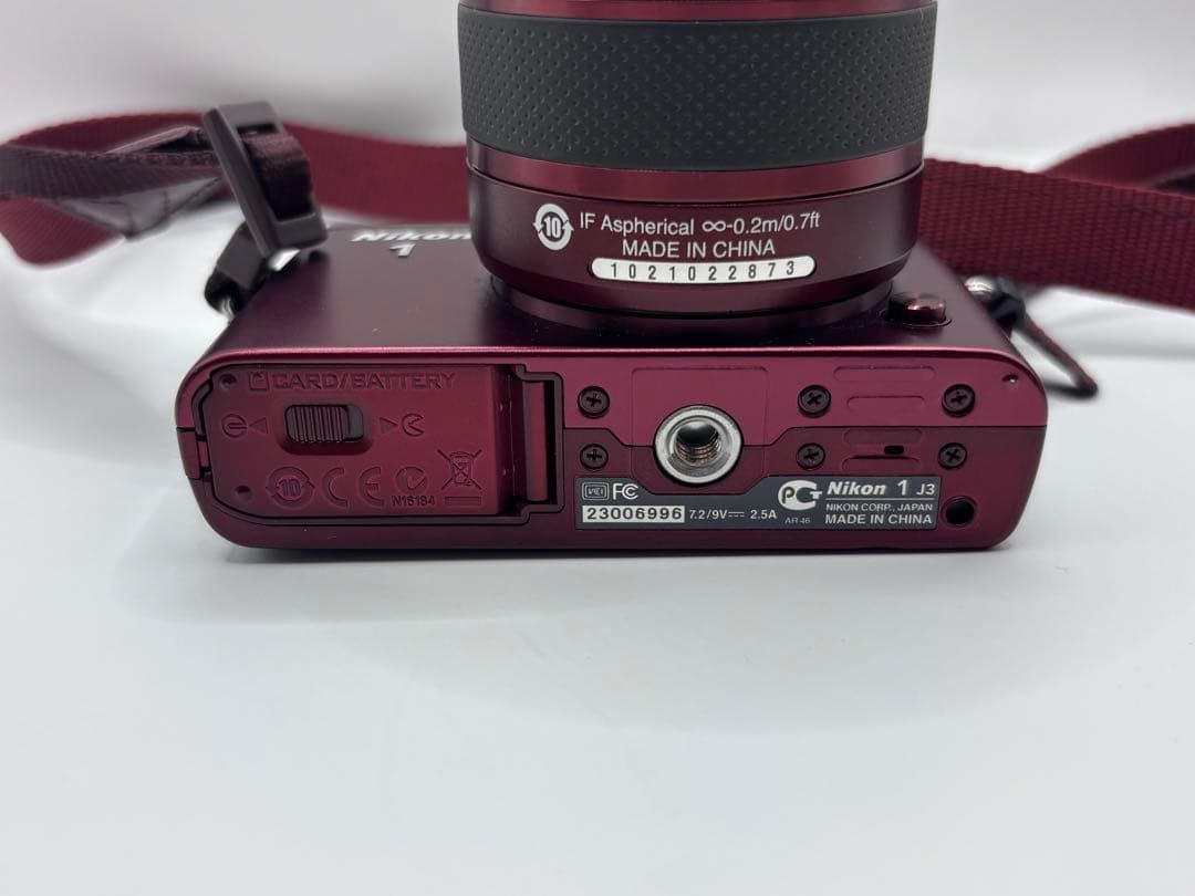 Nikon 1 J3 ミラーレス一眼　デジカメ