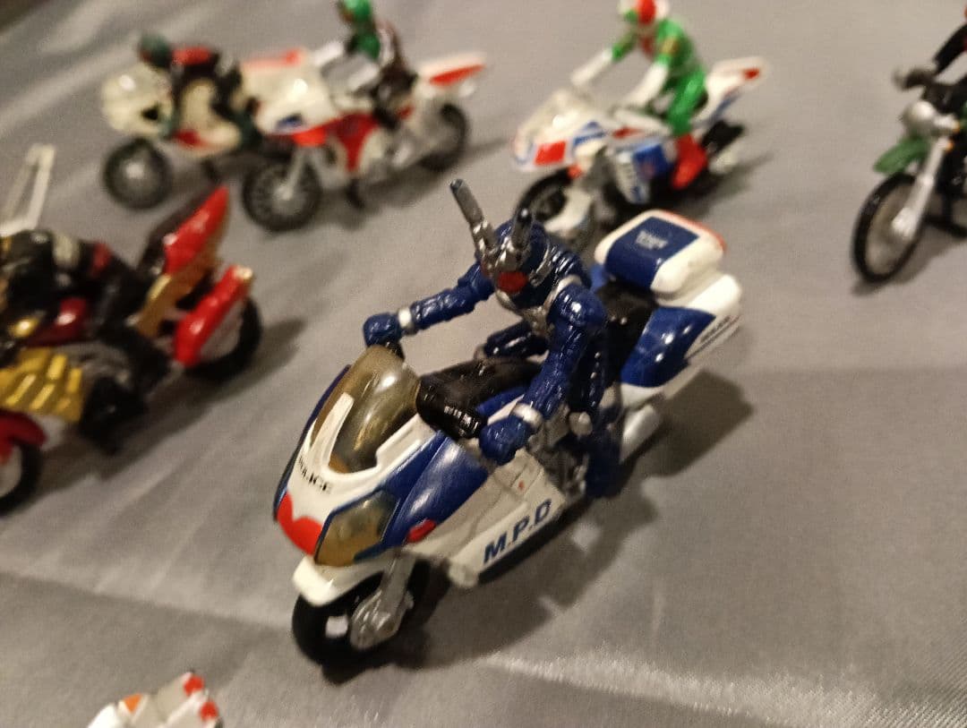 ホットウィール　仮面ライダー　バイクマシン　12台中古品セット