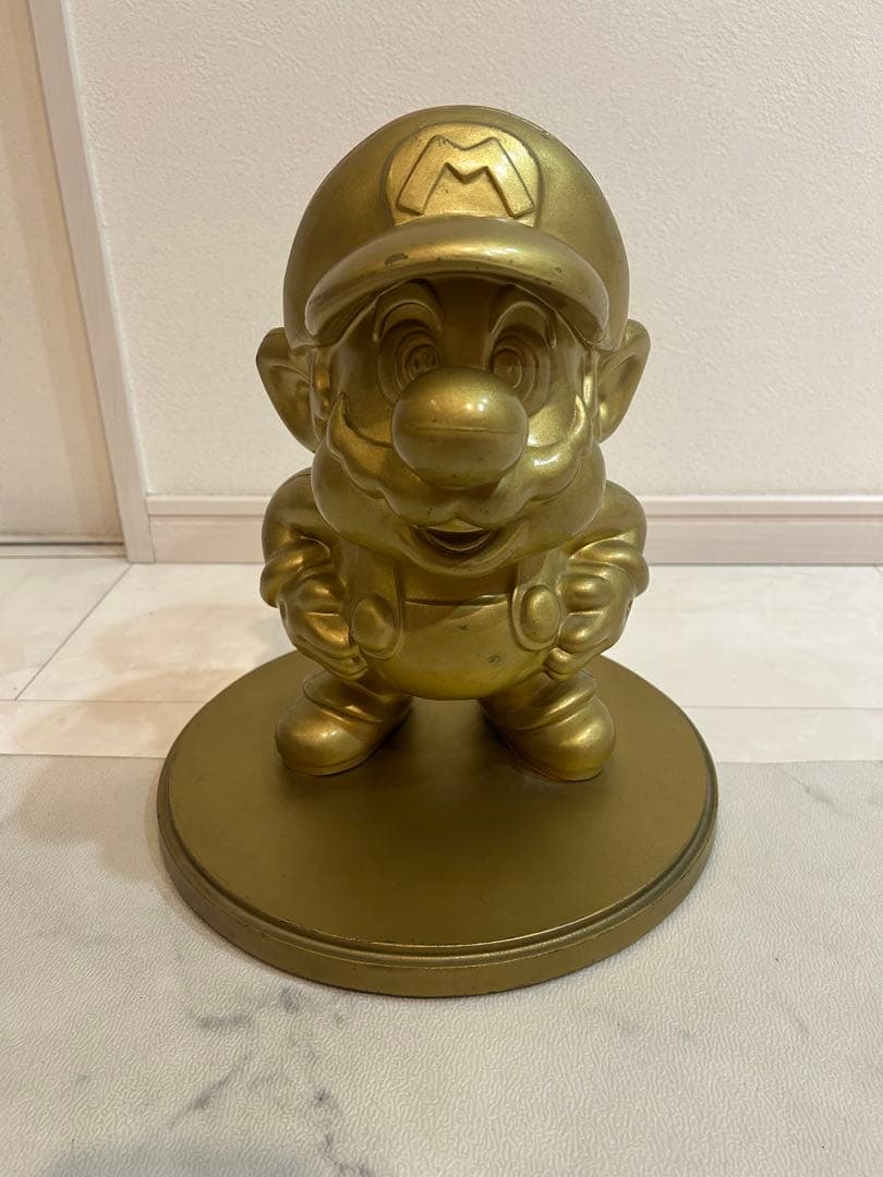 任天堂 スーパーマリオ ゴールド 黄金のマリオ像 非売品　台座有