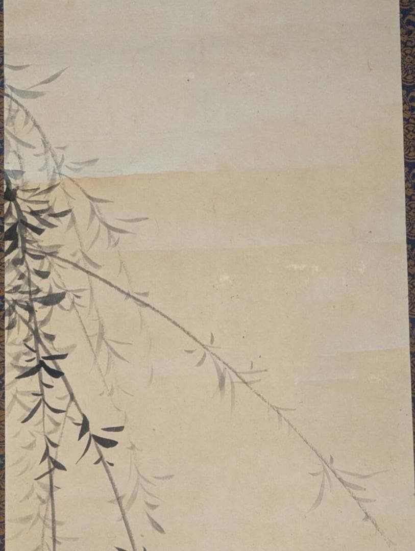 【真作】掛軸　しだれ柳に燕図　花鳥画　柔らかな墨彩の世界　合箱入　S173