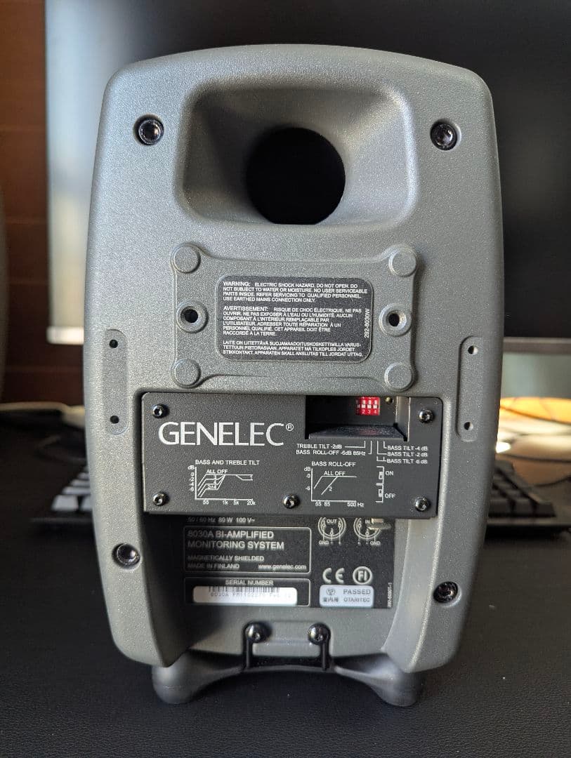 お買い得 GENELEC 8030A 1本 モニタースピーカー