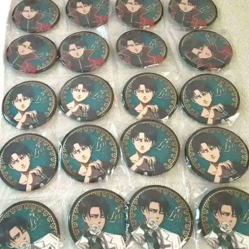 リヴァイ兵長　進撃の巨人　カラオケの鉄人コラボ　バースデー限定　缶バッジ