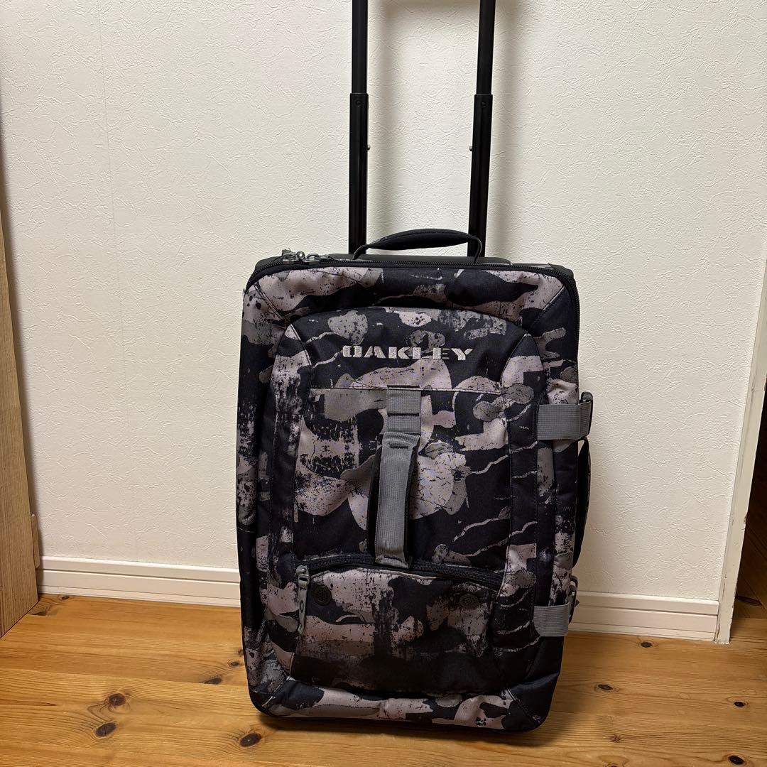 OAKLEY 迷彩柄 キャリーケース