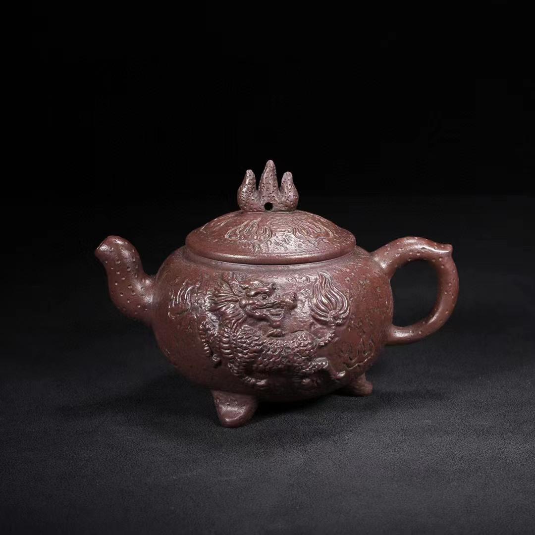 中国古美術・原鉱紫泥 火麒麟形紫砂壺·底款:裴石民·紫砂・朱泥・急須・茶道具