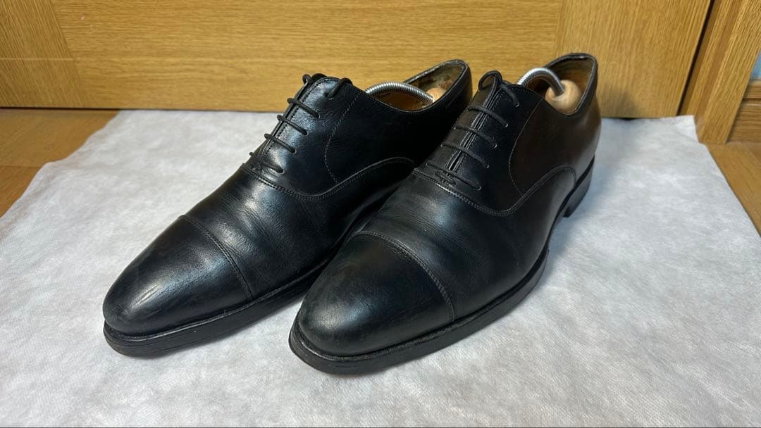 ジャランスリワヤ 内羽根ストレートチップ 黒UK8