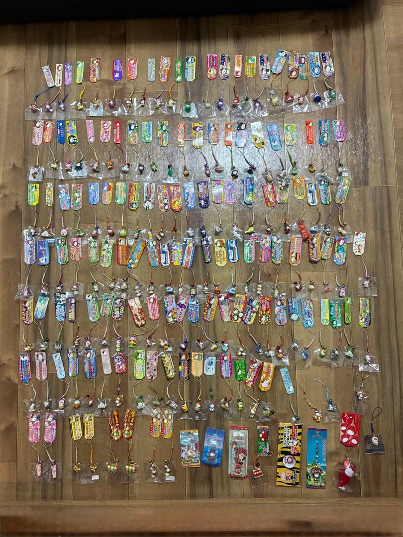 サンリオ ハローキティ ご当地 ストラップ 根付け まとめ売り 148個