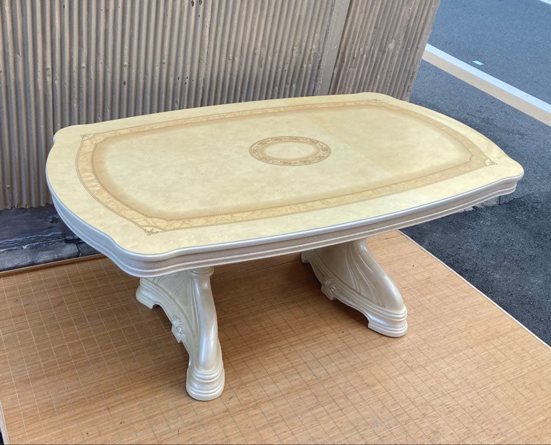 アンティーク調テーブル