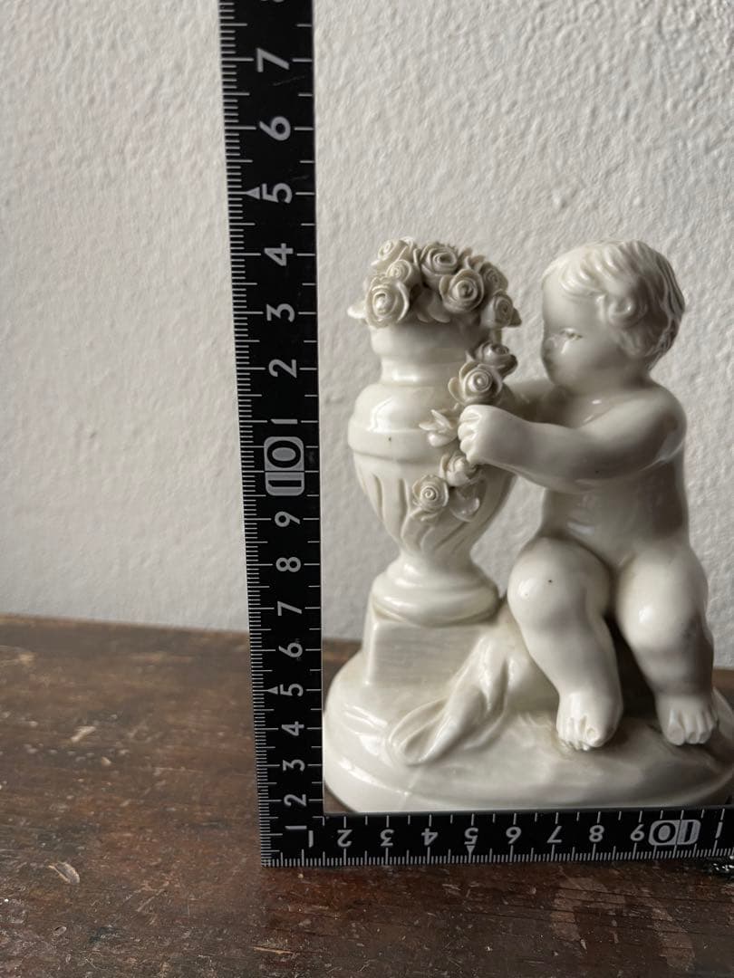 カポディモンテ　イタリアナポリ窯　エンジェル天使とバラの置物