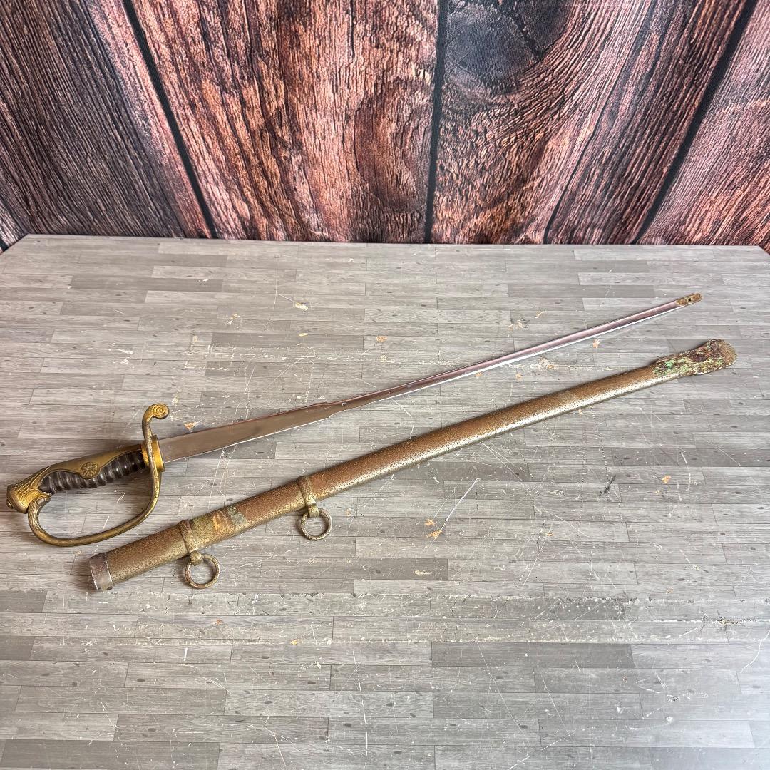 旧日本軍 サーベル 指揮刀 桜紋章 模造刀 アンティーク