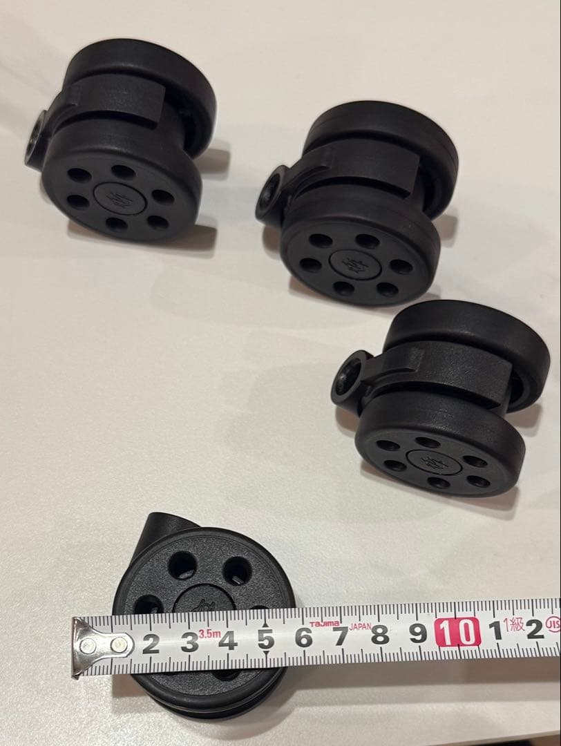 リモワ RIMOWA エッセンシャルキャビン用 ホイール 4個セット 黒