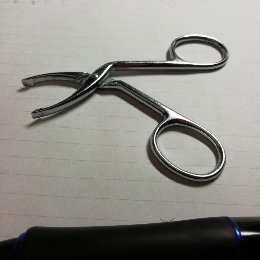 ハサミじゃなくて毛抜き