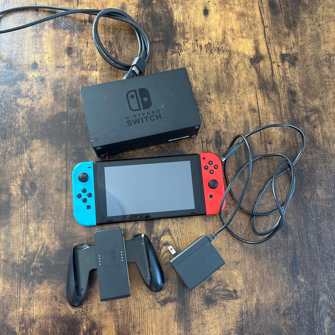 Nintendo Switch 本体 青と赤のジョイコン