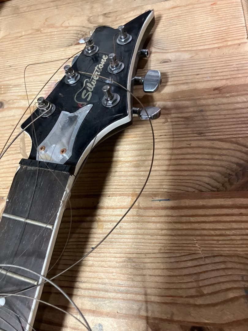 KISS キッス　ステージで破壊されたSilvertone エレキギター ネック