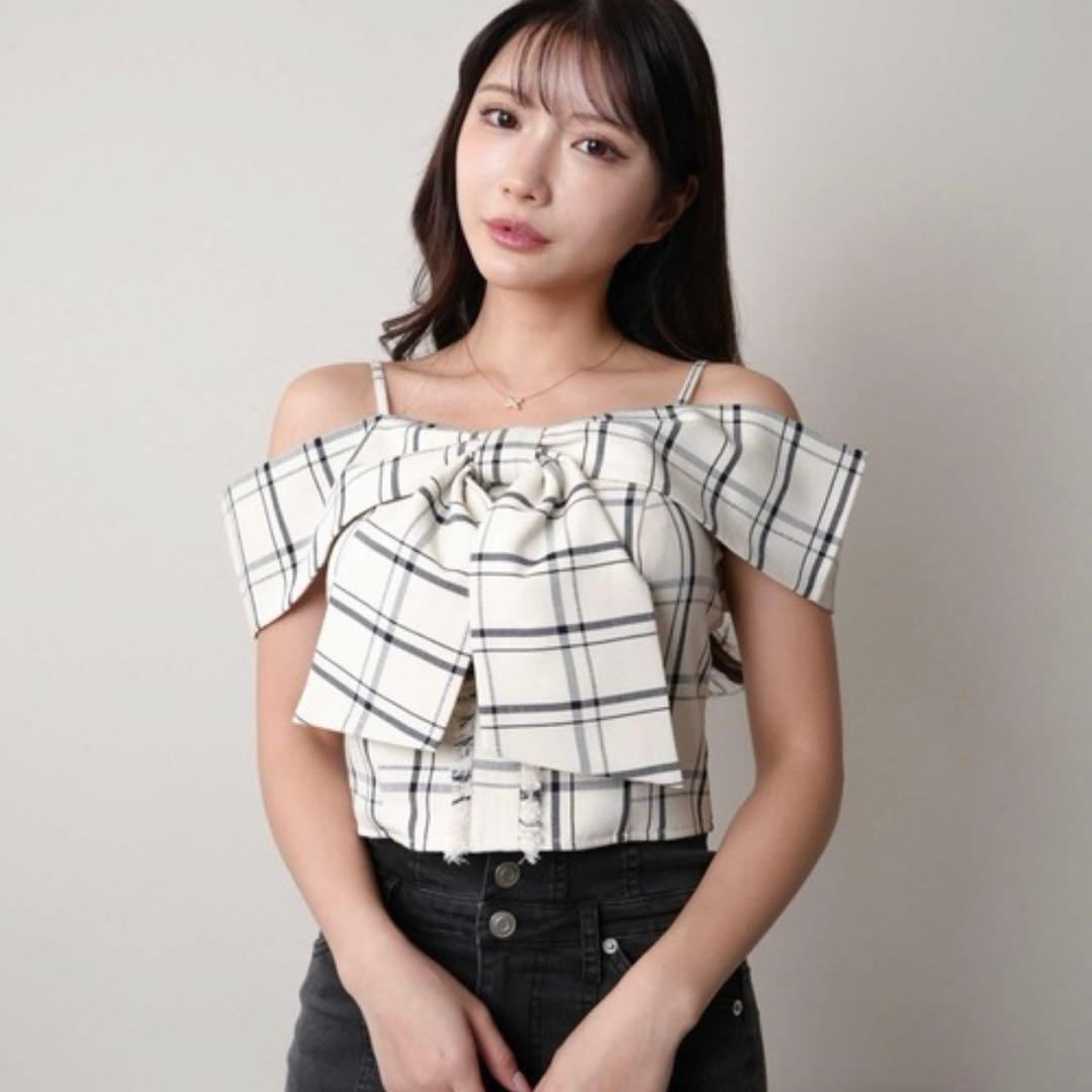 LIP SERVICE ツイードリボンオフショルトップス