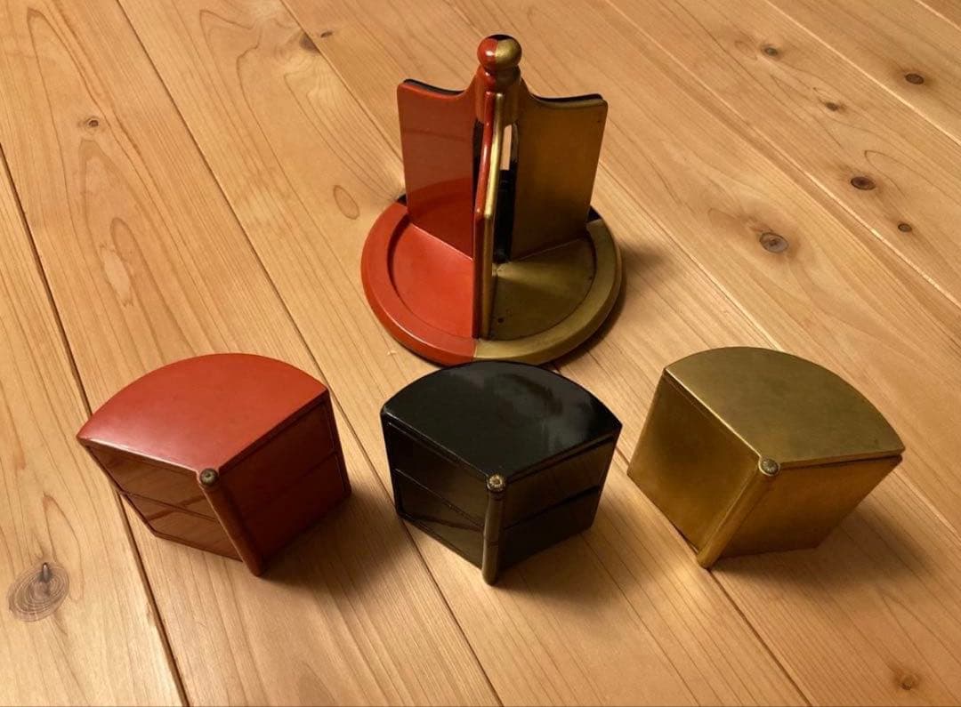 細工物 三色小物入れ 漆器 黒・赤・金