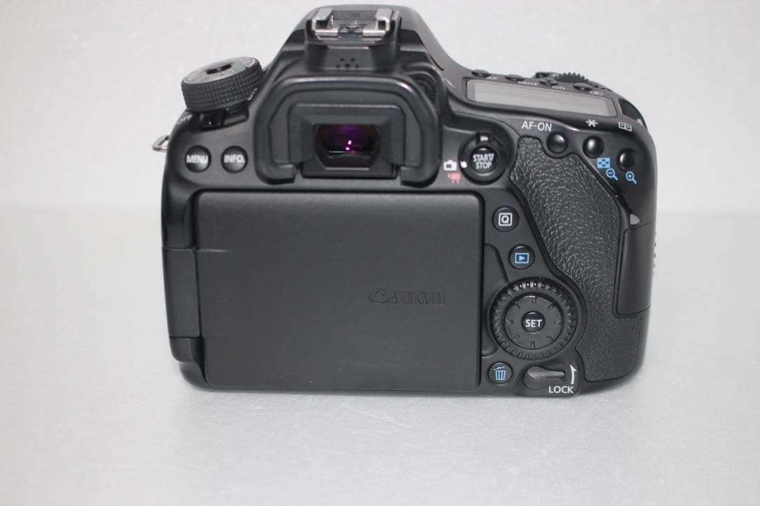 大人気/キャノン/Canon EOS 80D 標準レンズセット