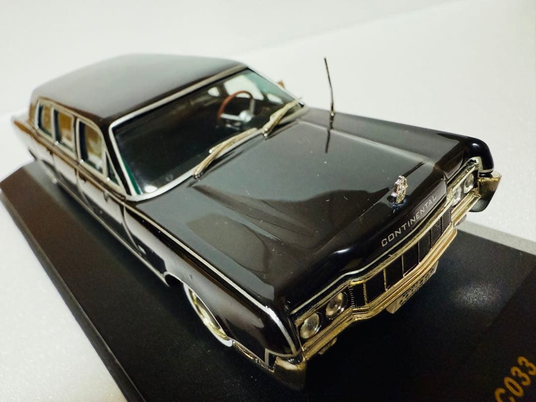 ixoイクソ/Lincolnリンカーン コンチネンタル Limoリモ 1/43