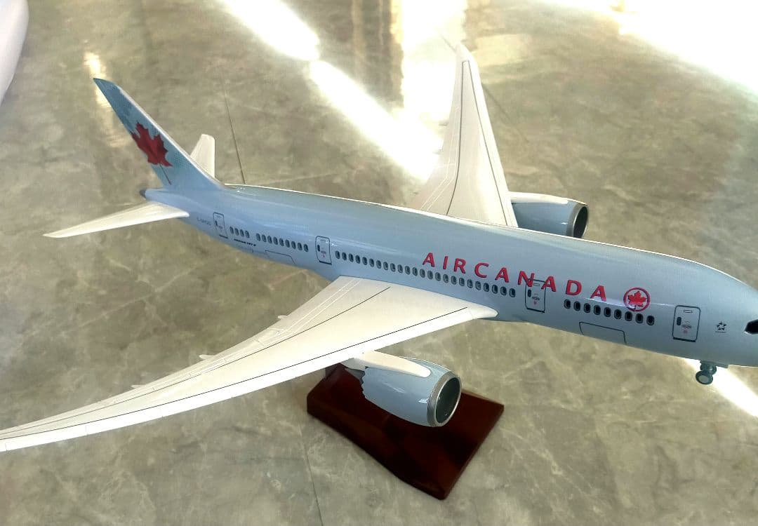 3/24…new! Air カナダ／Boeing777 1/150巨大モデル