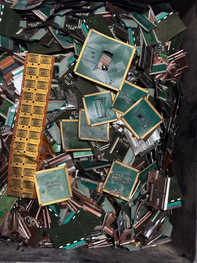 都市鉱山　フレキ　1,400g 金抽出　写真4枚載せてます