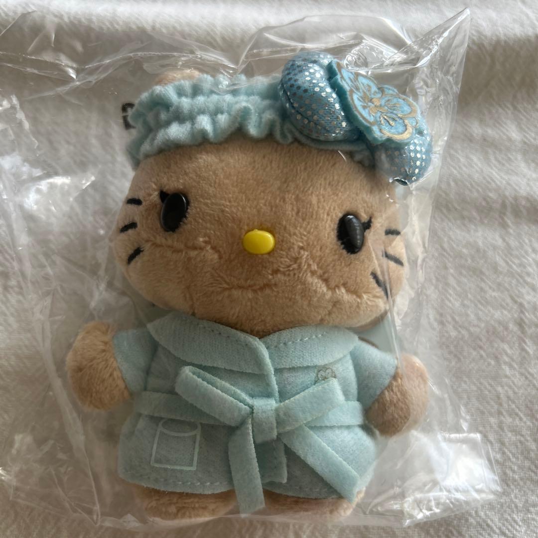 【新作】カハラホテル　ハワイ　日焼けキティ　スパ　キーホルダー