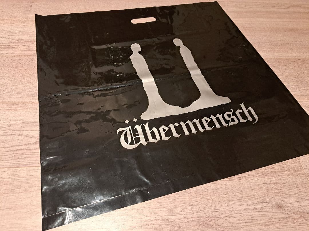 【新品☆未開封】G-DRAGON TOUR 会場限定販売 プレミアムTシャツ