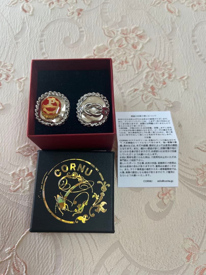 【新品未使用】CORNU ピアス　2点セット　両耳　1点もの希少アシンメトリー