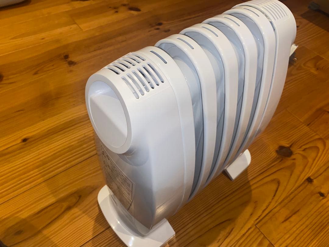 De'Longhi ミニオイルヒーター NJ0505E