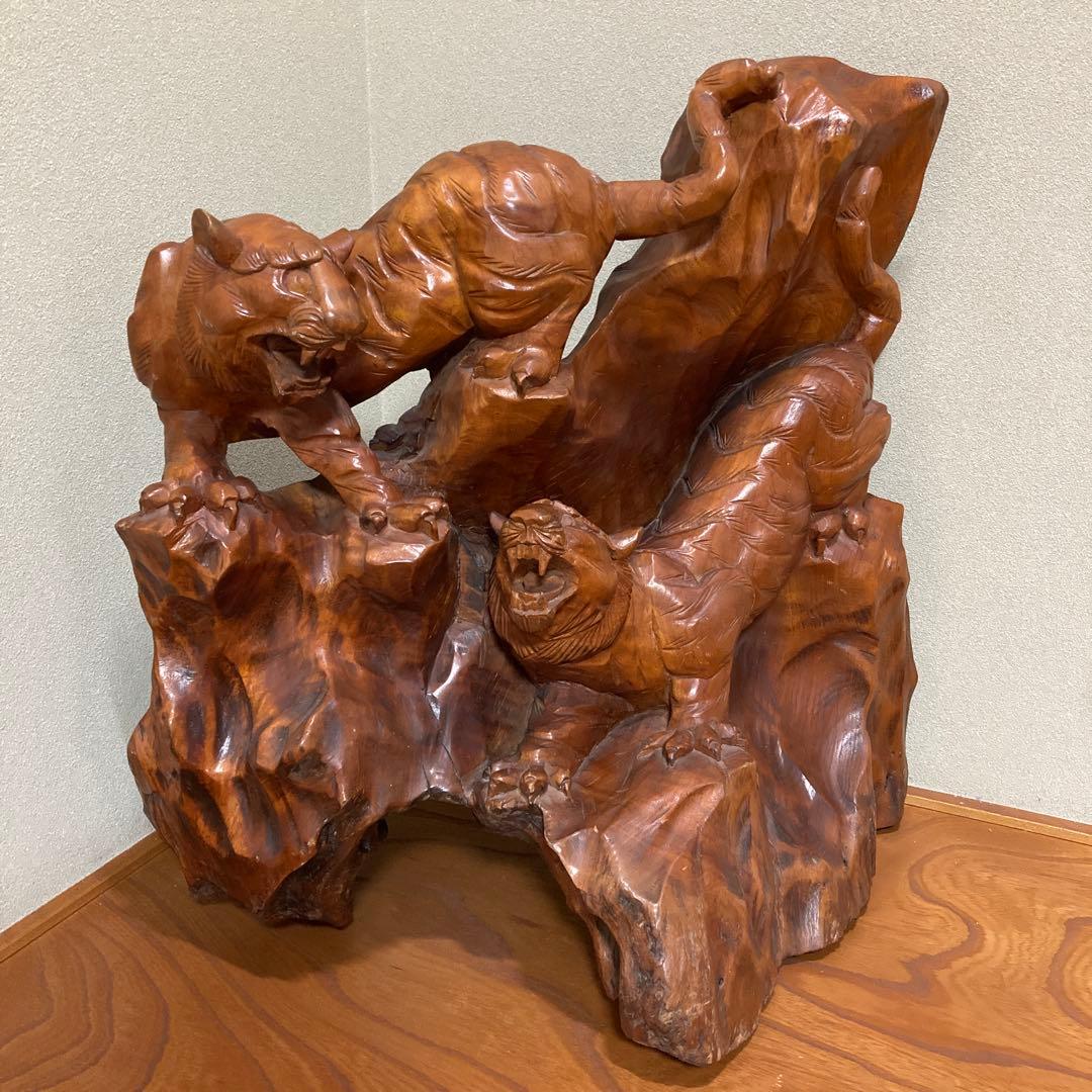 木彫りの虎 岩上虎　一本彫　虎2頭