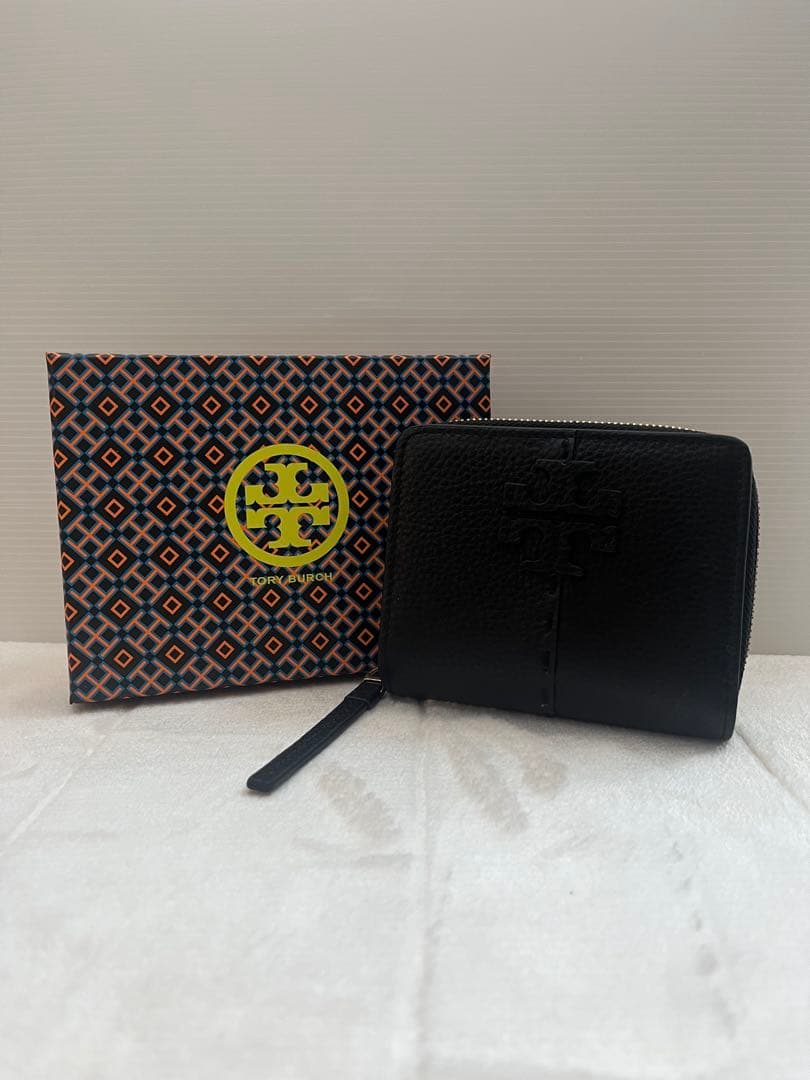 新品　トリーバーチ　二つ折り財布