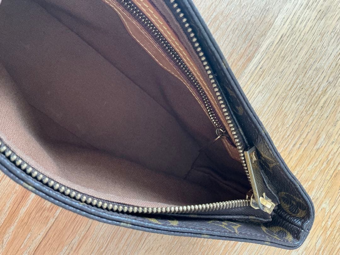 LOUIS VUITTONルイ・ヴィトン　トロター ショルダーバッグ