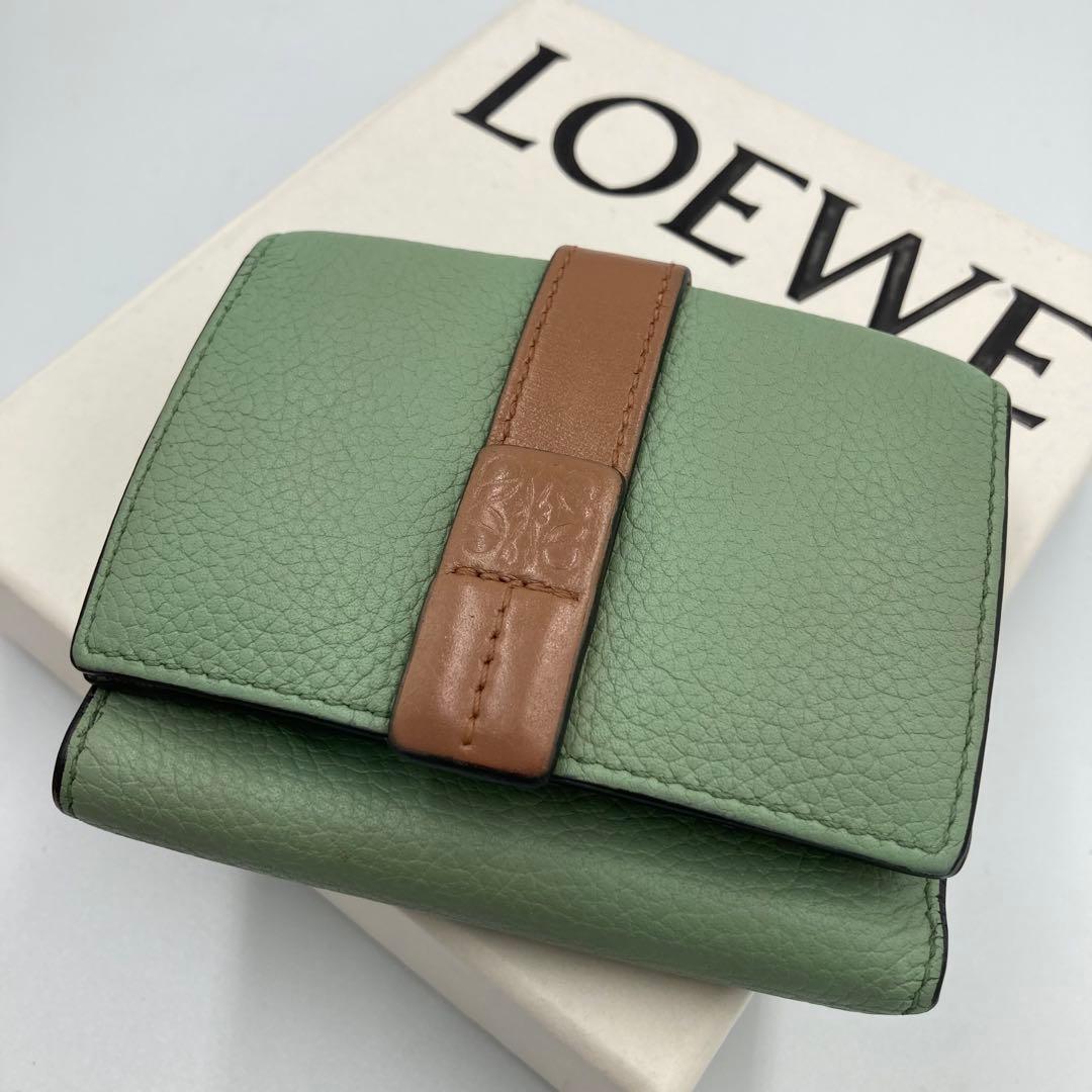 ！極美品！　ロエベ　折り財布　コンパクト　レザー　12A