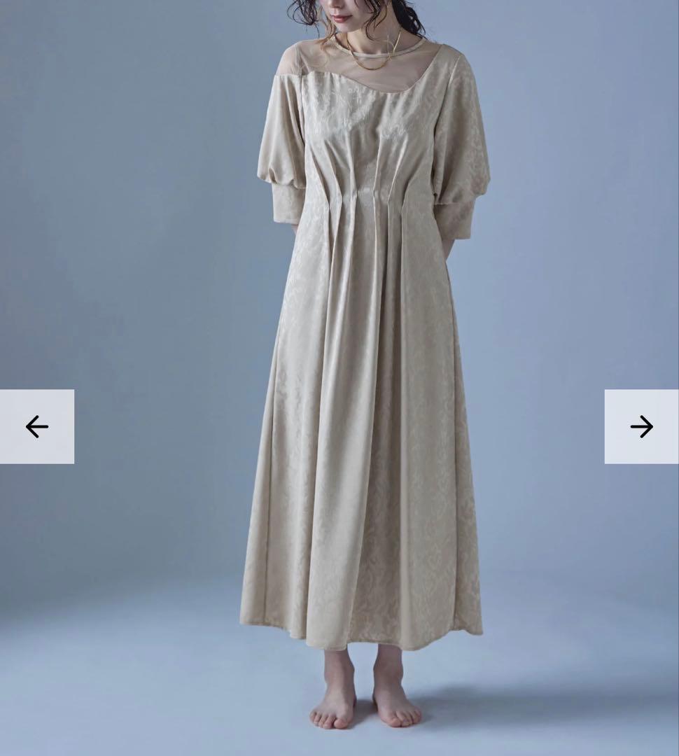 Meandering waist tuck flare dress ベージュ