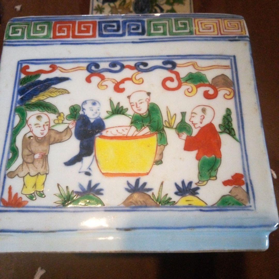 中国陶磁器　明万歴赤絵　箱型合子