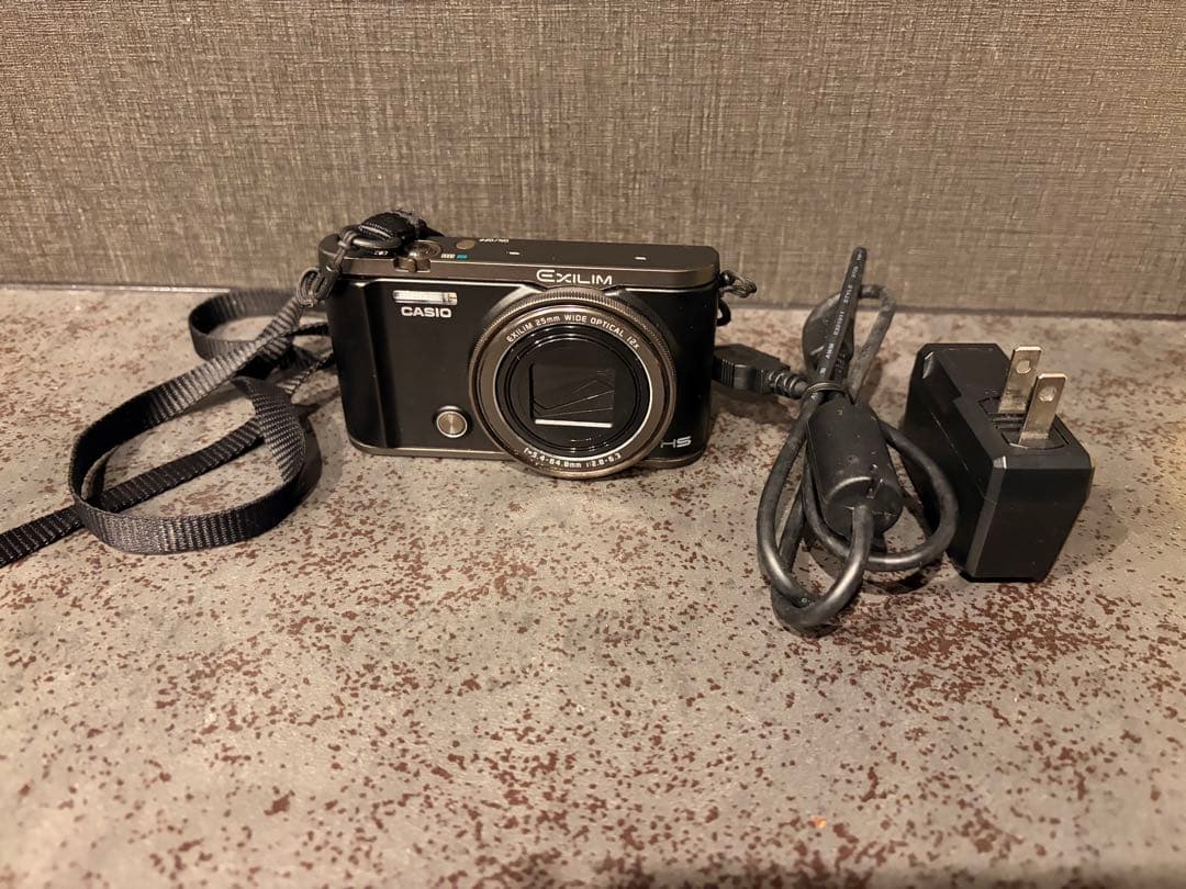 CASIO EXILIM EX-ZR3000 ブラック　自撮り・Wi-Fi