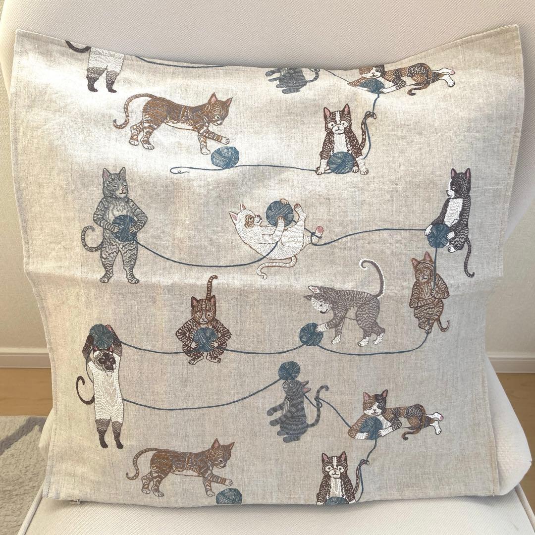 Coral&Tusk クッションカバー　Prayful Cats