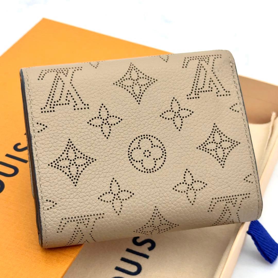 【最高級美品】ルイヴィトン イリスコンパクト マヒナ 二つ折り財布 ベージュ