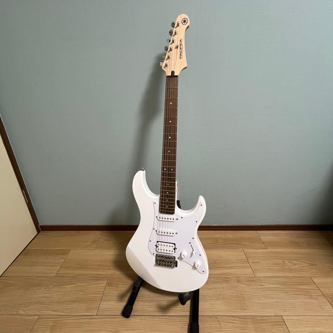 ギター YAMAHA PACIFICA 012