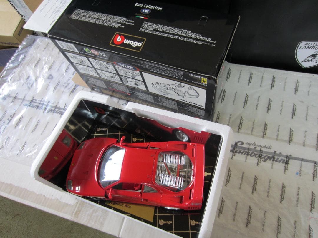 フェラ－リ・Ｆ４０・1/18 Ferrari F40