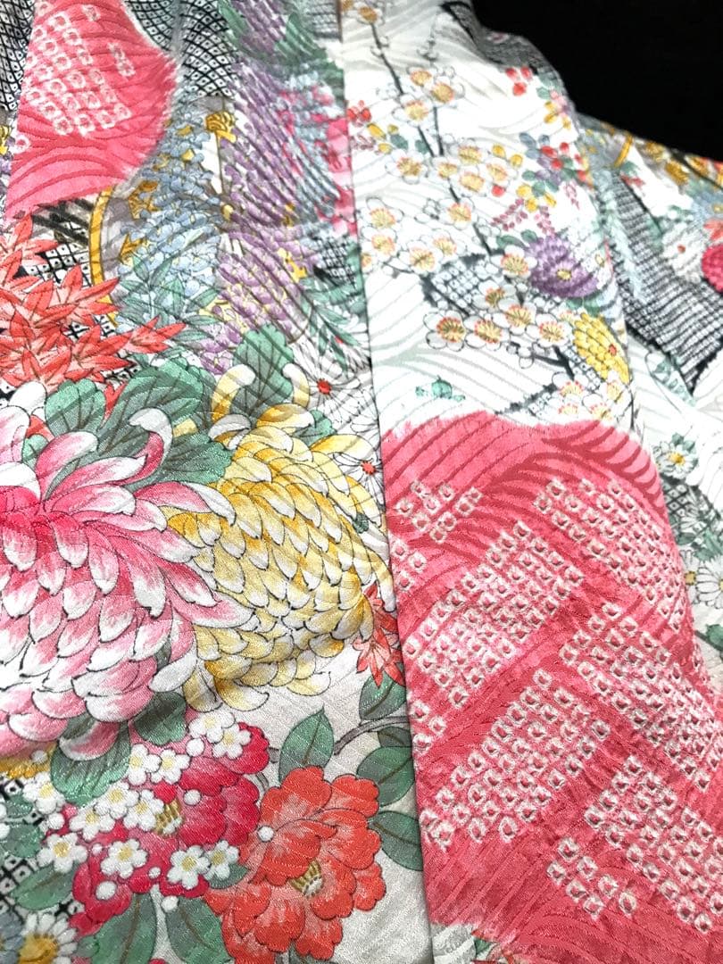 最高級　ブランド　千總　振袖 美品　Sサイズ　絞り　花柄 ピンクと白