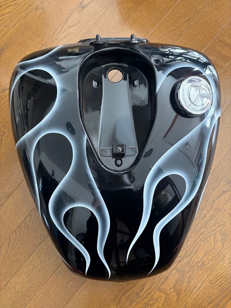 ドラッグスター400 クラシック　タンク　ファイヤーパターン　フレイムス