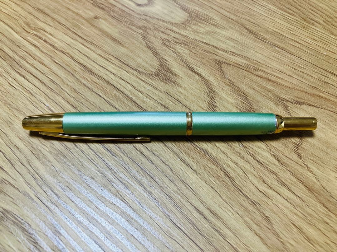 キャップレスデシモ メタリックソフトグリーン F（細字） 2019年 限定