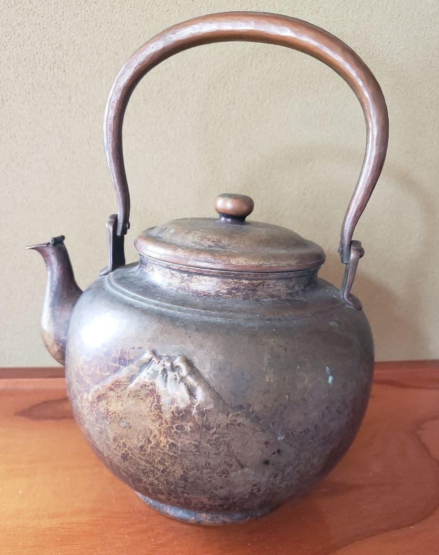 No216　大正・昭和期の 虎に不二図 の銅製 やかん(水注)