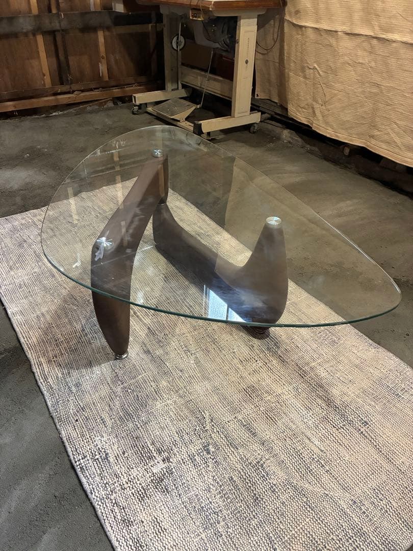 イサム・ノグチ　コーヒーテーブル　　リプログト　送料負担　高級品　ガラステーブル