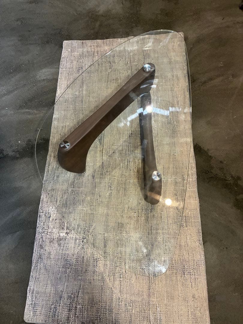 イサム・ノグチ　コーヒーテーブル　　リプログト　送料負担　高級品　ガラステーブル