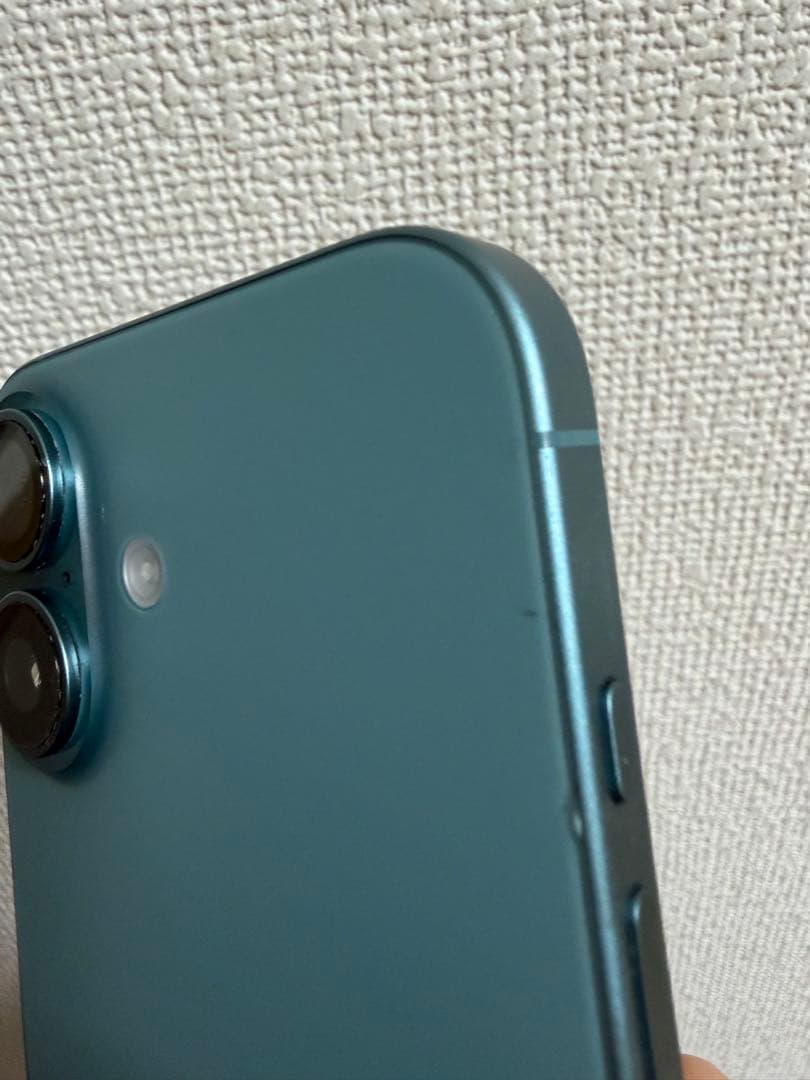 iPhone16 ティール 128GB 背面割れ　本体のみ　おまけあり