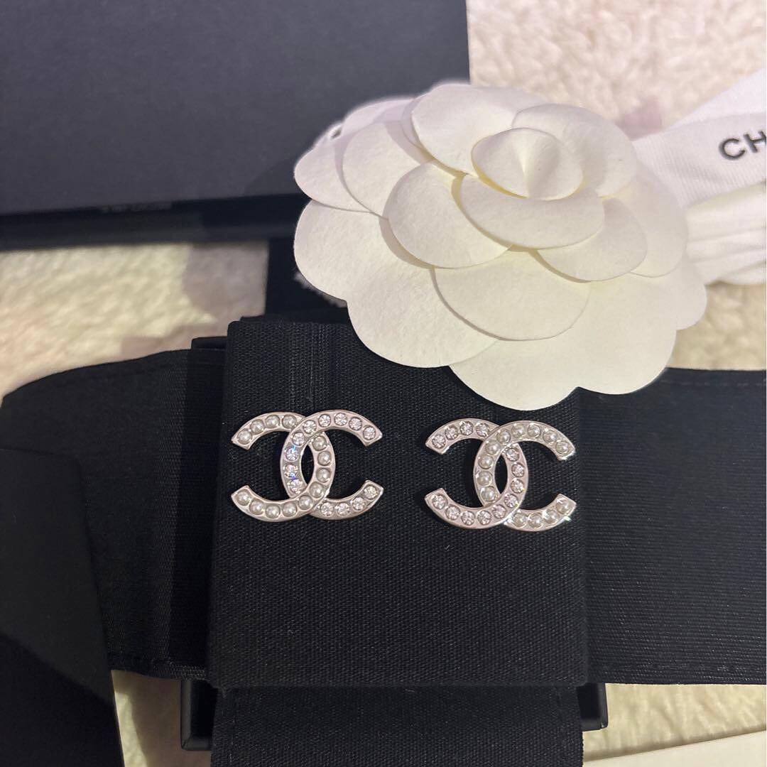 最新作 シャネル 2025-26AW ストラスパールCCピアス 未使用