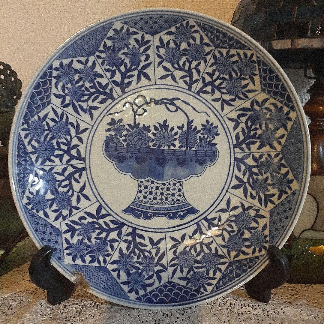 大明万暦年製染め付け花籠図大皿