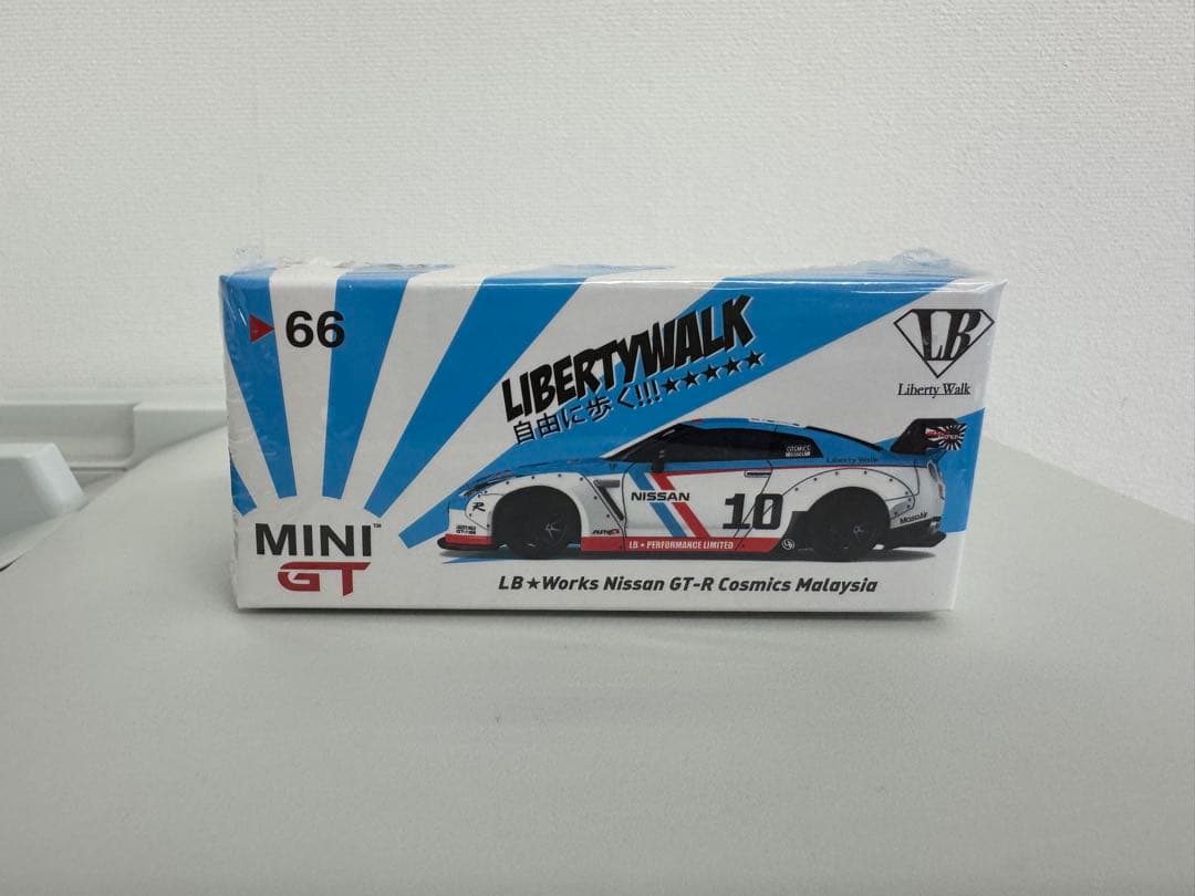 MiniGT LBWK 日産 GT-R No.66 コズミックスマレーシア